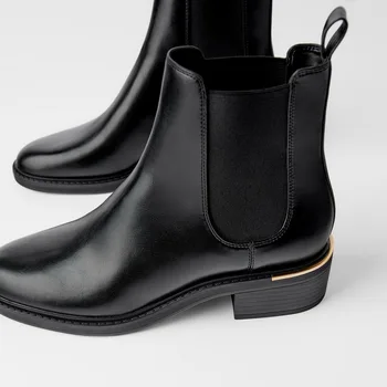 2020 nowe czarne skórzane botki Damskie metalowe ozdoby średnie obcasy Damskie buty chelsea botki z okrągłym czubkiem dla kobiet zimowe buty