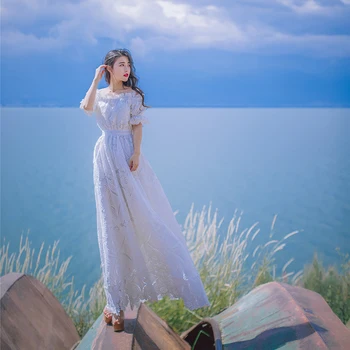 Biała sukienka Slash szyi wydrążony kwiat Księżniczka koszula nocna retro elegancka kobieta długie koszule nocne lato z krótkim rękawem QZ956