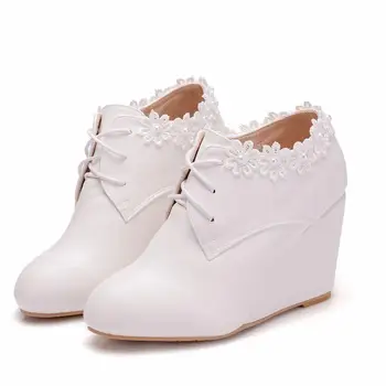 Crystal Queen Boots Women White Lace Flower Shoes Winter Boots Shoes Woman Casual Klin Wysokie Obcasy Damskie Botki