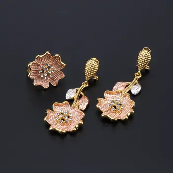 Dubaj zestaw biżuterii dla kobiet suknia ślubna akcesoria kolor złoty kwiat kształt naszyjnik kolczyki bransoletka pierścień zestaw