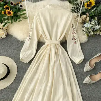 Jesień 2020 Bielizna вышитое strój elegancki kołnierz koronki beżowe sukienki damskie vintage Cheongsam Improved Midi Dress New