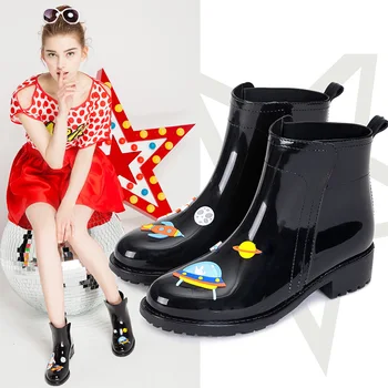 Kropla deszczu buty kobiety wodoodporny antypoślizgowe okrycia przeciwdeszczowe dziewczyny moda buty gumowe statek kosmiczny kot aplikacje