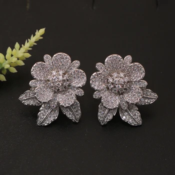 Lanyika Fashion Jewelry Classic with Leaf Elegant Stud Earrings Micro Pave Wedding Engagement Luxury Ear ring najlepszy prezent