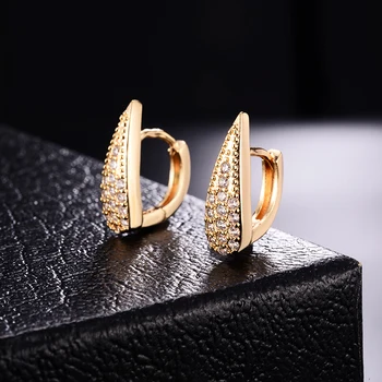 Nowa moda trójkąt CZ kolczyki pręta dla kobiet złota kropla wody sześciennych cyrkon stadniny ucha ślub biżuteria akcesoria