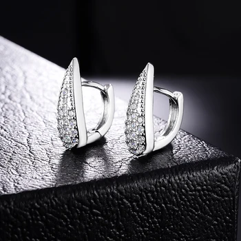 Nowa moda trójkąt CZ kolczyki pręta dla kobiet złota kropla wody sześciennych cyrkon stadniny ucha ślub biżuteria akcesoria
