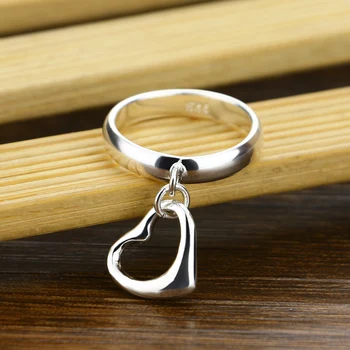 Nowy srebrny pierścień kobieta akapit kolor srebrny biżuteria pierścień miłość wisiorek pierścionek osobowość, modny proces prezent na urodziny