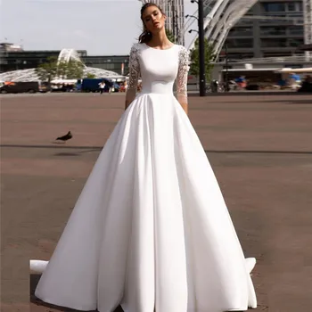 O-Neck Suknia Kwartał Rękawy Suknie Ślubne Księżniczka Koronki Z Powrotem Ogród Suknie Ślubne Formalne Długie Sukienki Druhny Biały