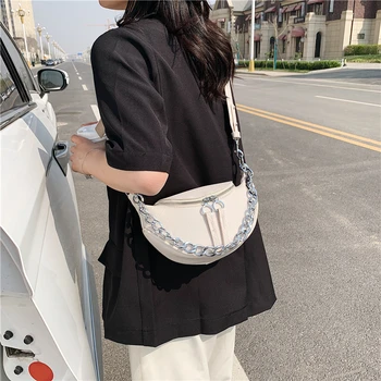 Srebrny łańcuch projekt sztuczna skóra Crossbody torby dla kobiet 2021 Białe ramię Messenger torby małe piersi torba podróży