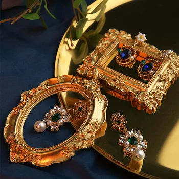 Złota Retro Mini Ramka Retro Europejska Zdjęcie Tła Ramki, Groszkowane Dekoracje Do Domu Huśtawka Rekwizyty Do Biżuterii